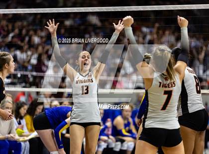 Thumbnail 2 in Simla vs. Wiggins (CHSAA 2A Semifinal) photogallery.