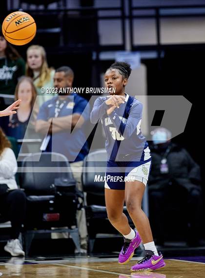 Thumbnail 1 in Los Osos vs.Colfax (CIF State D3 Final) photogallery.