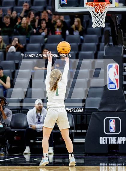 Thumbnail 3 in Los Osos vs.Colfax (CIF State D3 Final) photogallery.