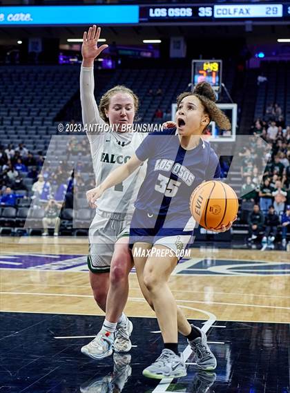 Thumbnail 1 in Los Osos vs.Colfax (CIF State D3 Final) photogallery.