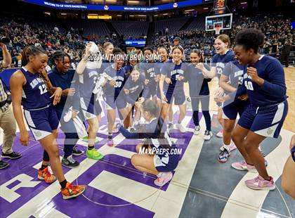 Thumbnail 1 in Los Osos vs.Colfax (CIF State D3 Final) photogallery.