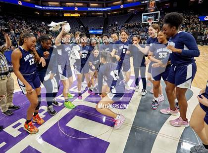 Thumbnail 2 in Los Osos vs.Colfax (CIF State D3 Final) photogallery.