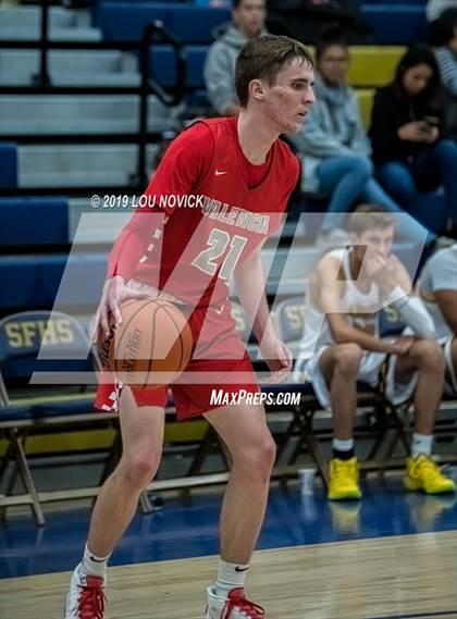 Thumbnail 3 in Alamogordo vs. Valencia ( Capital City Tournament ) photogallery.