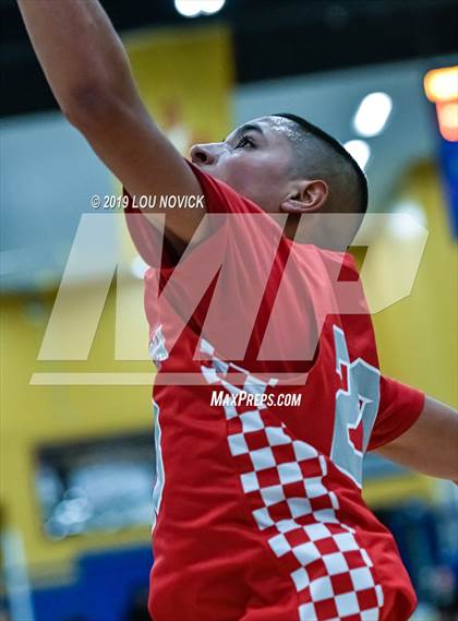 Thumbnail 2 in Alamogordo vs. Valencia ( Capital City Tournament ) photogallery.
