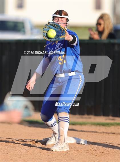 Thumbnail 3 in Live Oak @ Walker photogallery.