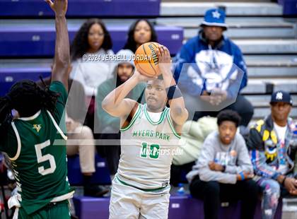 Thumbnail 1 in Myers Park vs Christ School (John Wall Holiday Invitational) photogallery.