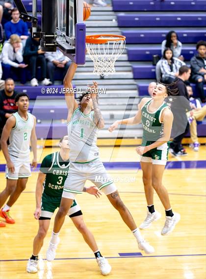 Thumbnail 3 in Myers Park vs Christ School (John Wall Holiday Invitational) photogallery.