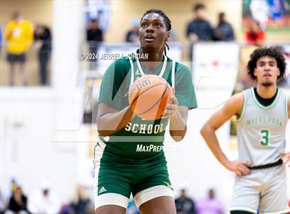 Thumbnail 2 in Myers Park vs Christ School (John Wall Holiday Invitational) photogallery.