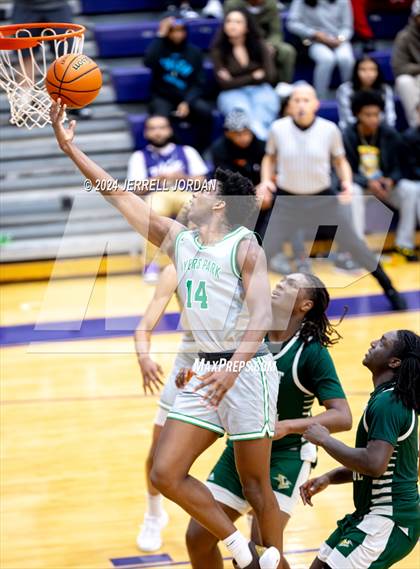 Thumbnail 2 in Myers Park vs Christ School (John Wall Holiday Invitational) photogallery.
