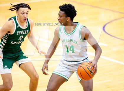 Thumbnail 3 in Myers Park vs Christ School (John Wall Holiday Invitational) photogallery.