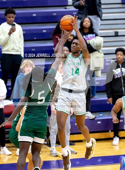 Thumbnail 3 in Myers Park vs Christ School (John Wall Holiday Invitational) photogallery.