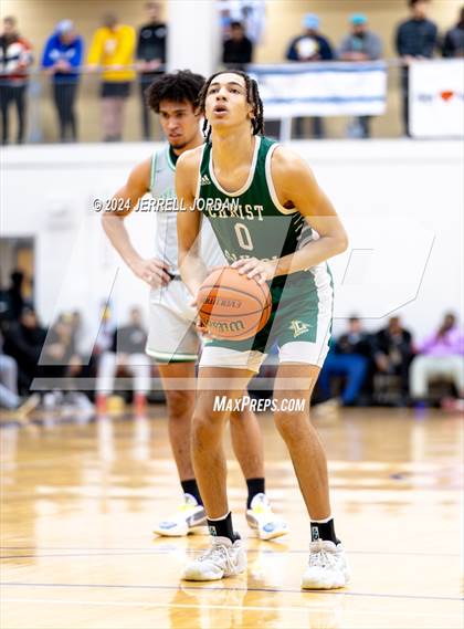 Thumbnail 3 in Myers Park vs Christ School (John Wall Holiday Invitational) photogallery.