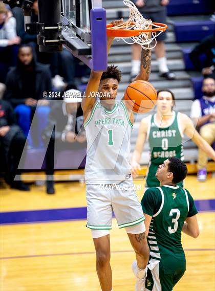Thumbnail 2 in Myers Park vs Christ School (John Wall Holiday Invitational) photogallery.