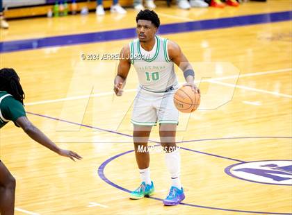 Thumbnail 1 in Myers Park vs Christ School (John Wall Holiday Invitational) photogallery.