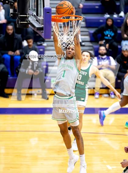 Thumbnail 2 in Myers Park vs Christ School (John Wall Holiday Invitational) photogallery.