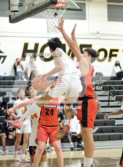 Thumbnail 1 in Mission Viejo vs. Woodbridge (Feast Week Tournament) photogallery.