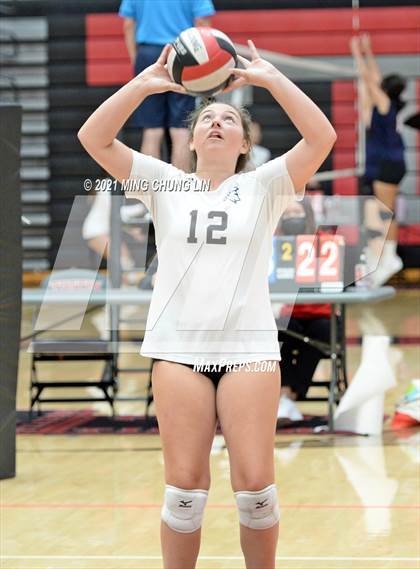 Thumbnail 2 in Villa Park vs. Fullerton (Tustin Tournament) photogallery.