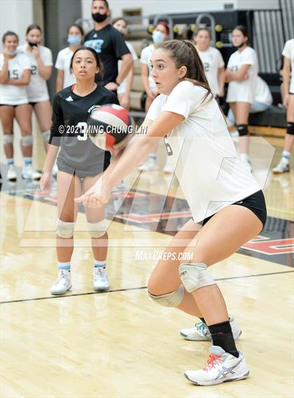 Thumbnail 2 in Villa Park vs. Fullerton (Tustin Tournament) photogallery.