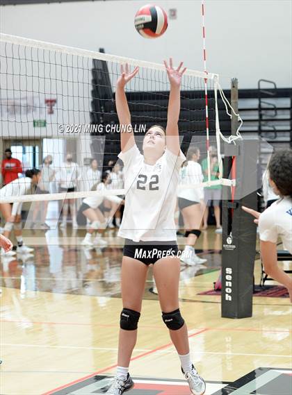 Thumbnail 1 in Villa Park vs. Fullerton (Tustin Tournament) photogallery.