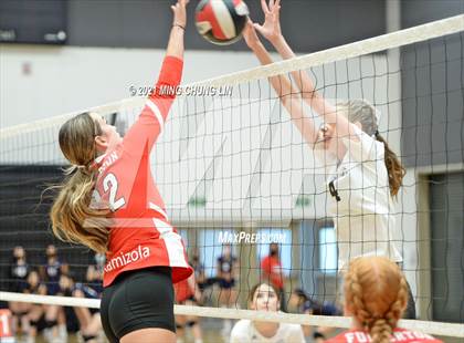 Thumbnail 3 in Villa Park vs. Fullerton (Tustin Tournament) photogallery.