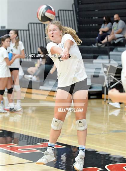Thumbnail 3 in Villa Park vs. Fullerton (Tustin Tournament) photogallery.