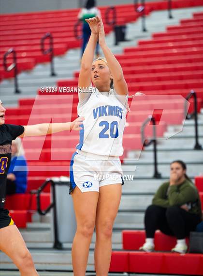 Thumbnail 3 in Bellbrook @ Miamisburg (OHSAA Southwest District Round 1 Sectionals) photogallery.