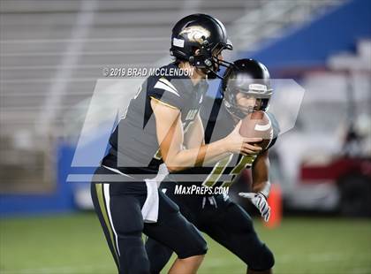 Thumbnail 2 in Lake Highlands vs Plano East photogallery.