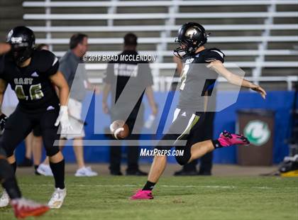 Thumbnail 3 in Lake Highlands vs Plano East photogallery.