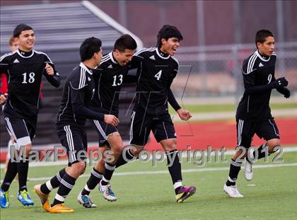 Thumbnail 1 in Dobie [J. Frank] vs Dawson (Friendswood Invitational) photogallery.