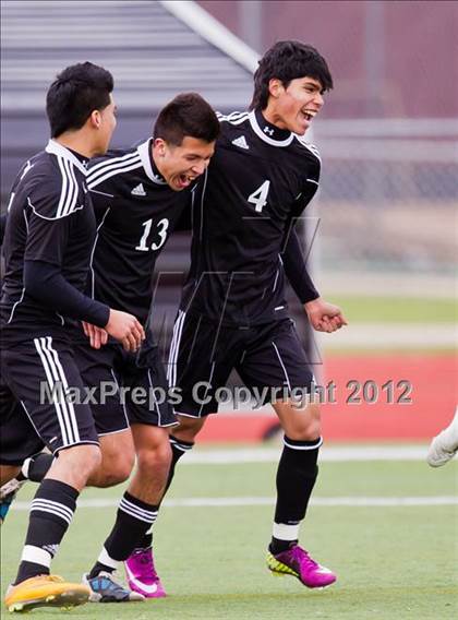 Thumbnail 3 in Dobie [J. Frank] vs Dawson (Friendswood Invitational) photogallery.