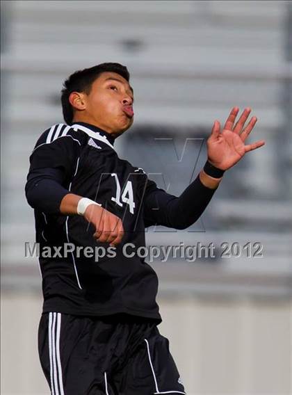 Thumbnail 2 in Dobie [J. Frank] vs Dawson (Friendswood Invitational) photogallery.