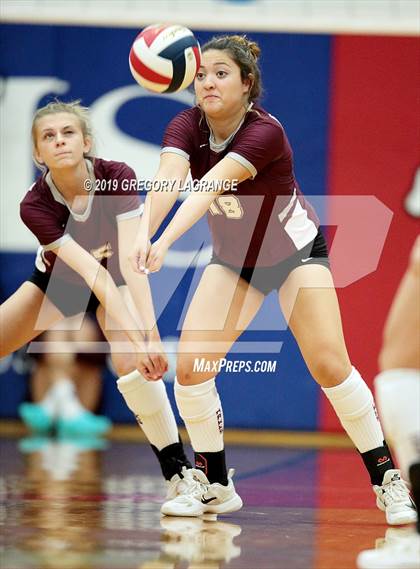 Thumbnail 1 in Red Oak vs Grapevine photogallery.
