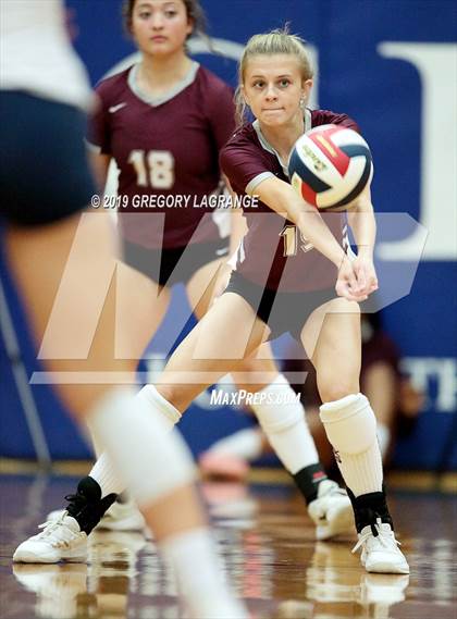 Thumbnail 1 in Red Oak vs Grapevine photogallery.