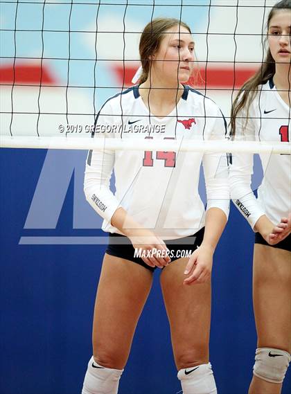 Thumbnail 2 in Red Oak vs Grapevine photogallery.