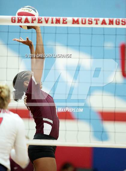 Thumbnail 2 in Red Oak vs Grapevine photogallery.