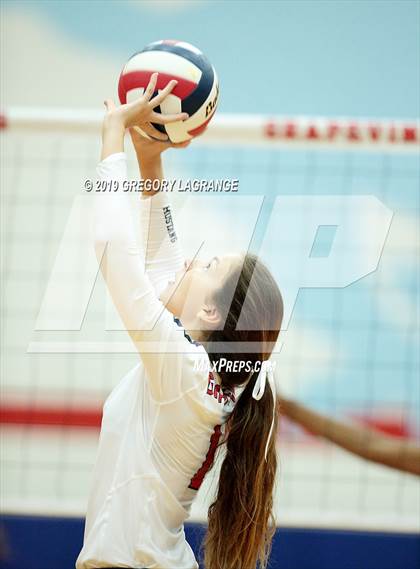 Thumbnail 2 in Red Oak vs Grapevine photogallery.