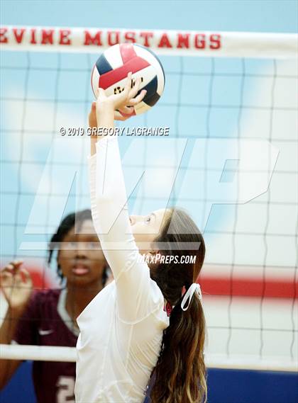 Thumbnail 3 in Red Oak vs Grapevine photogallery.