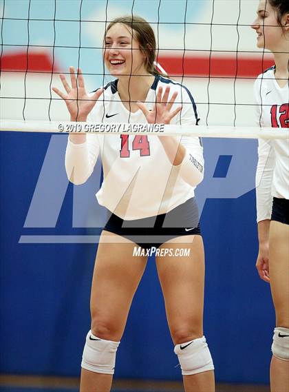 Thumbnail 1 in Red Oak vs Grapevine photogallery.