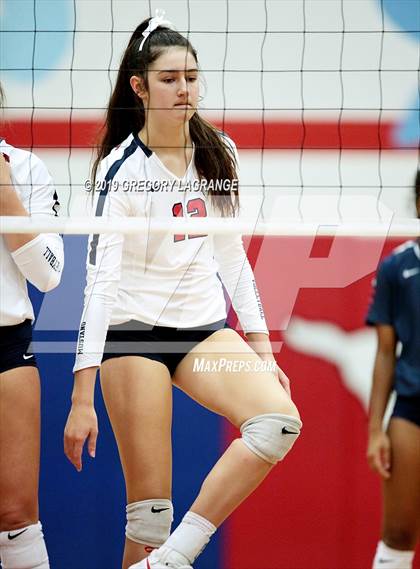 Thumbnail 1 in Red Oak vs Grapevine photogallery.