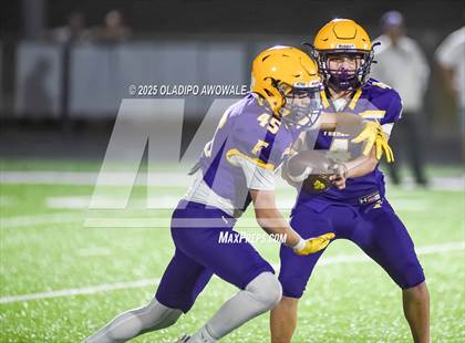 Thumbnail 2 in JV: Sanger @ Farmersville photogallery.