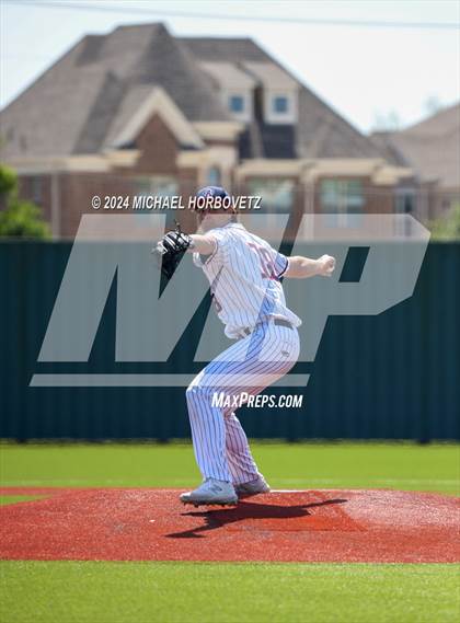 Thumbnail 2 in Marcus @ Allen photogallery.