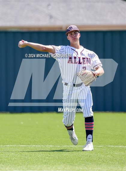 Thumbnail 3 in Marcus @ Allen photogallery.