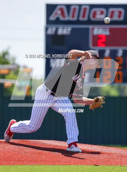 Thumbnail 2 in Marcus @ Allen photogallery.