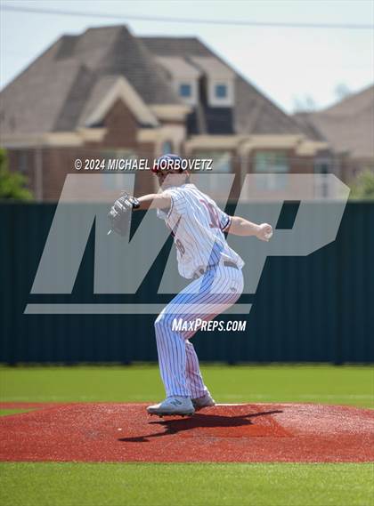 Thumbnail 2 in Marcus @ Allen photogallery.
