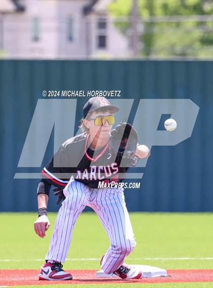 Thumbnail 2 in Marcus @ Allen photogallery.