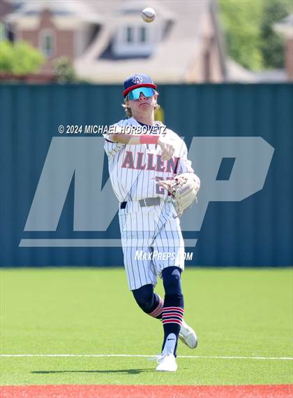 Thumbnail 3 in Marcus @ Allen photogallery.