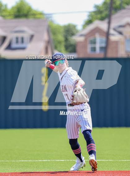 Thumbnail 3 in Marcus @ Allen photogallery.