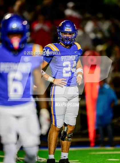 Thumbnail 1 in Gordo vs. Piedmont (AHSAA 3A Round 3) photogallery.