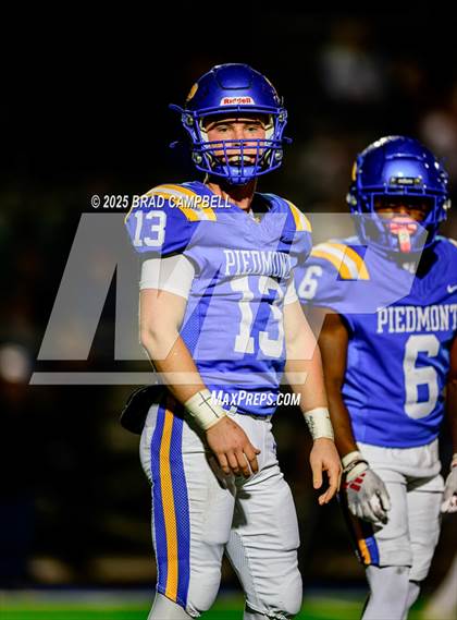 Thumbnail 2 in Gordo vs. Piedmont (AHSAA 3A Round 3) photogallery.