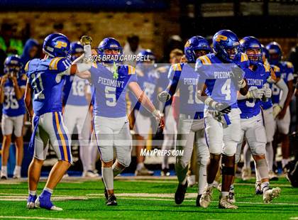 Thumbnail 2 in Gordo vs. Piedmont (AHSAA 3A Round 3) photogallery.